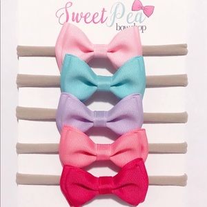 One size baby headbands.